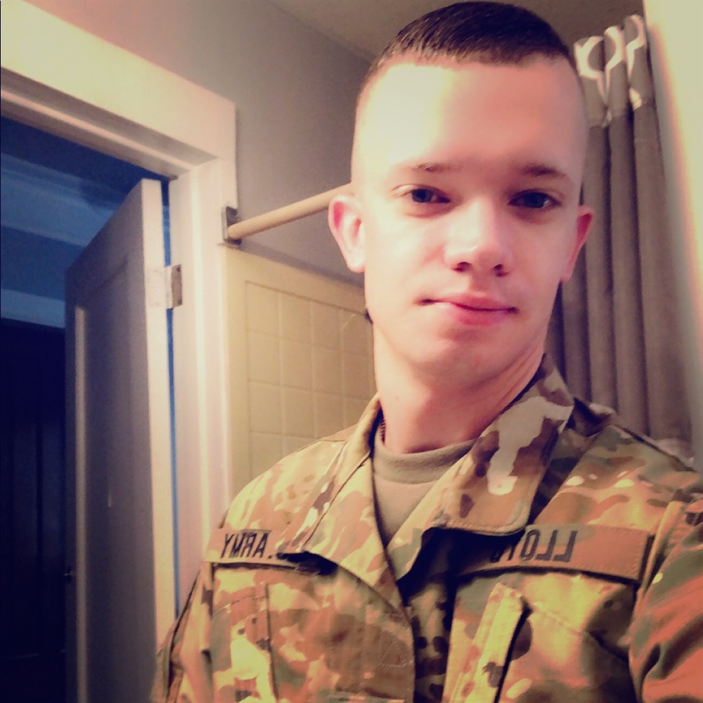 Meet your Posher, Zachary